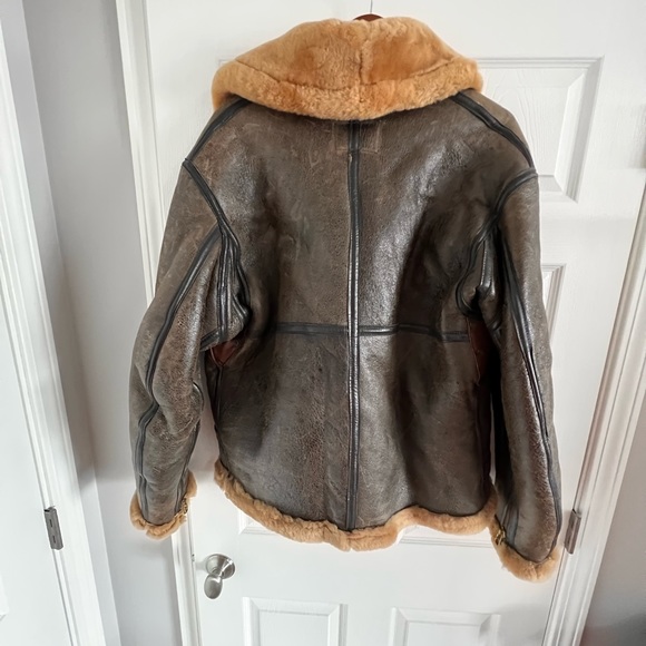 Avirex vintage limited edition leather bomber jacket. - Picture 2 of 16